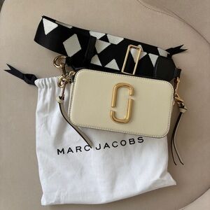 Marc Jacobs Snapshot Crossbody Bag black and white strap